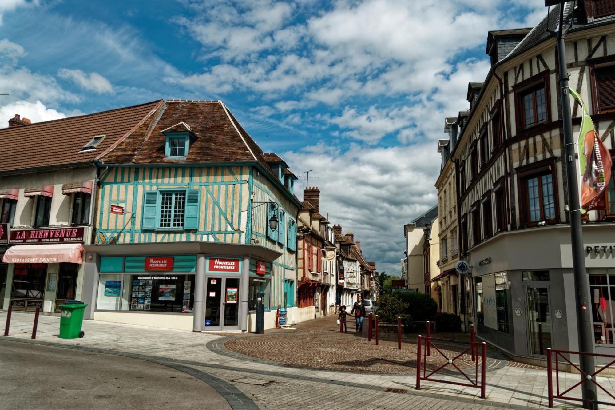 Duplex Cosy Avec Netflix & Amazon Prime Beauvais Exterior foto